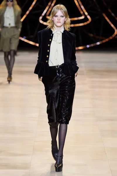Look 12